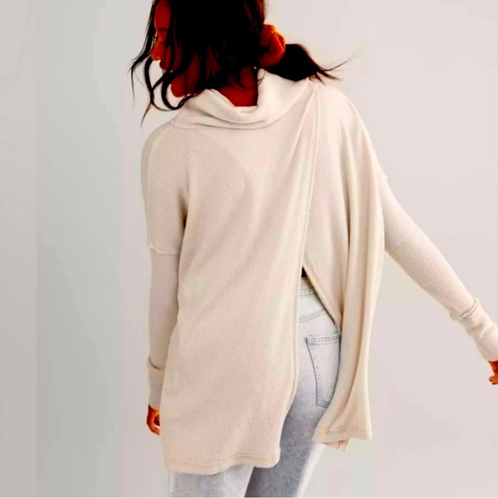 Free People New with Tags cowl neck tunic 🤍💛